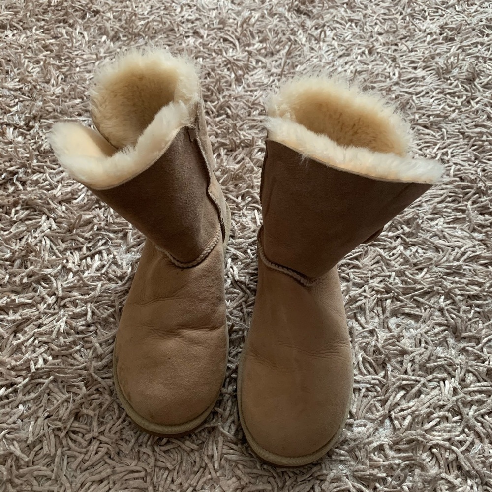 UGG Bailey Button Boots size 8